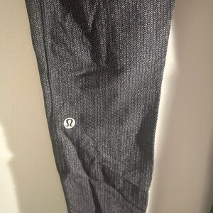 Lulu lemon woven leggings, thick material size 8